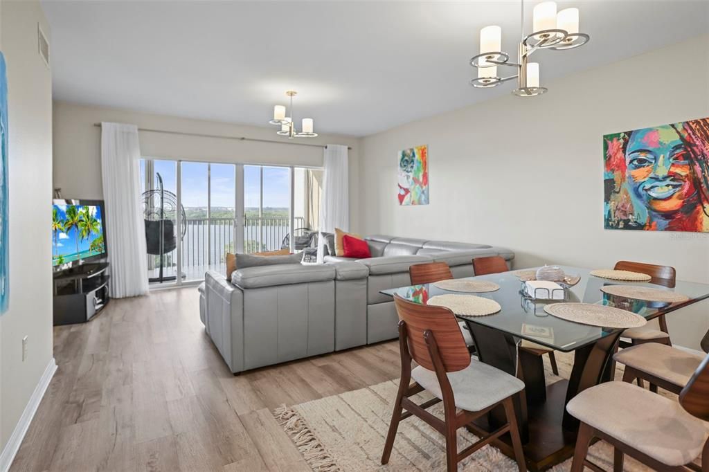 待售: $339,000 (2 贝兹, 2 浴室, 1195 平方英尺)