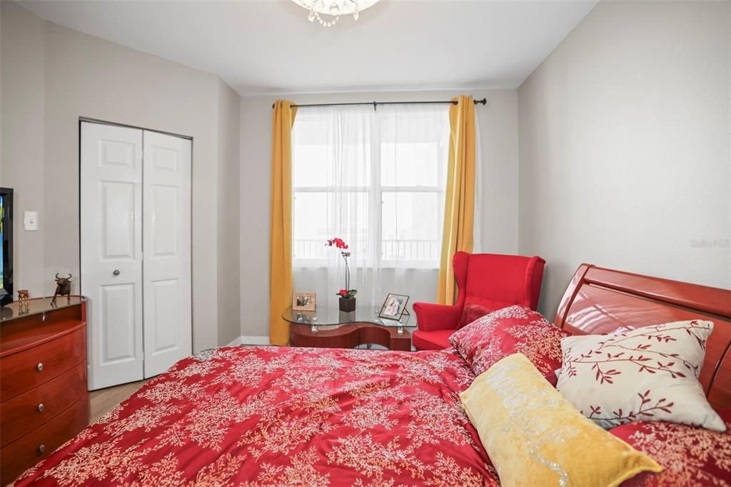 待售: $339,000 (2 贝兹, 2 浴室, 1195 平方英尺)