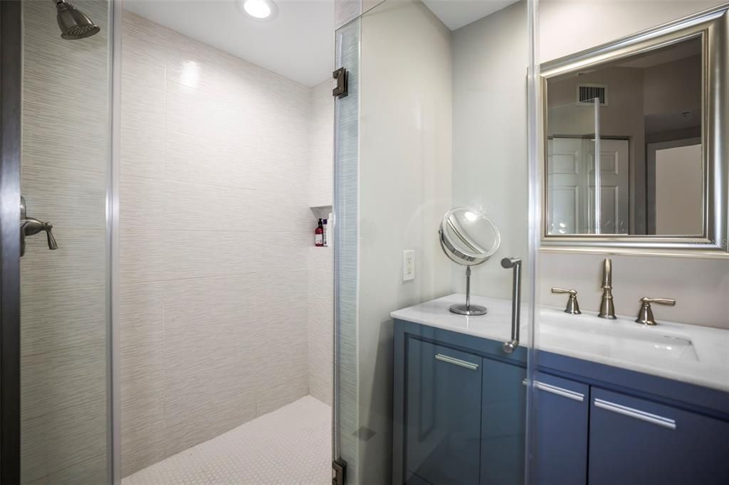 待售: $339,000 (2 贝兹, 2 浴室, 1195 平方英尺)