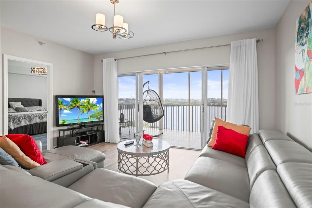 待售: $339,000 (2 贝兹, 2 浴室, 1195 平方英尺)