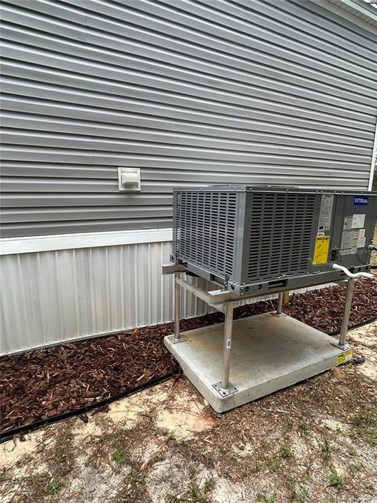 На продажу: $235,000 (2 спален, 2 ванн, 896 Квадратных фут)