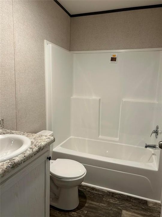 На продажу: $235,000 (2 спален, 2 ванн, 896 Квадратных фут)