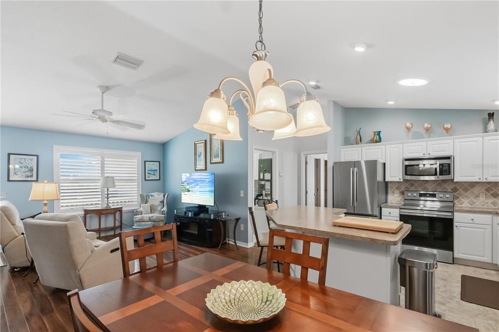 待售: $335,000 (3 贝兹, 2 浴室, 1392 平方英尺)