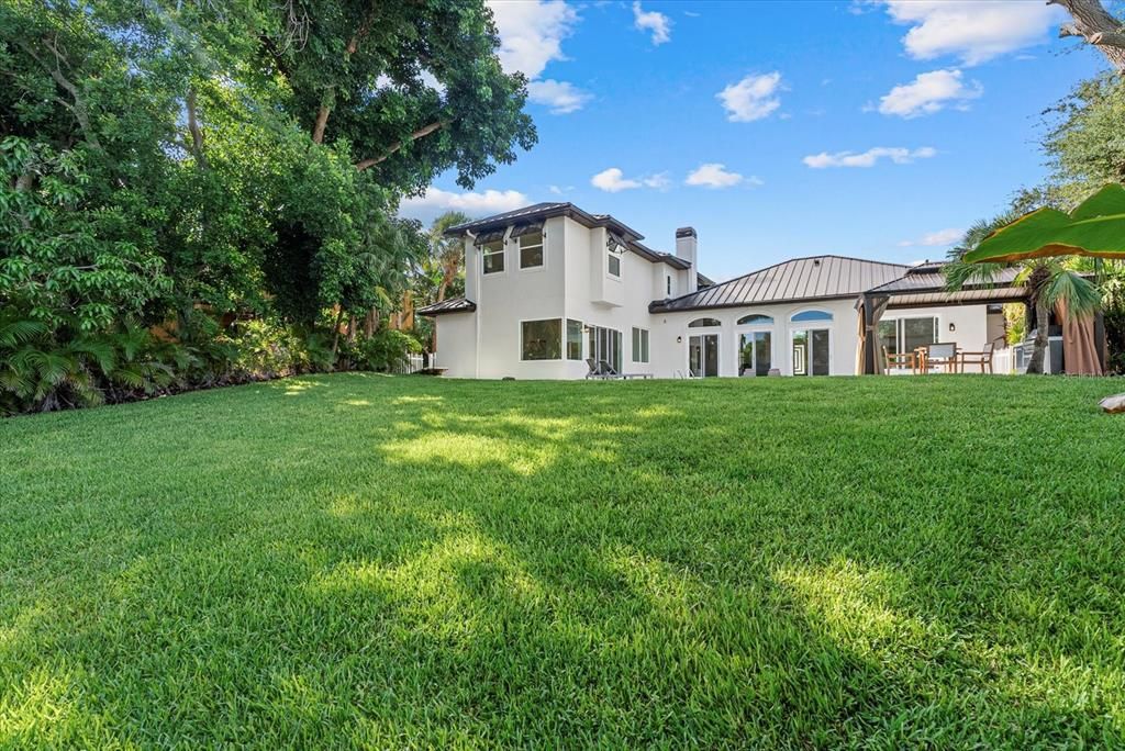 For Rent: $10,500 (4 beds, 3 baths, 5012 Square Feet)