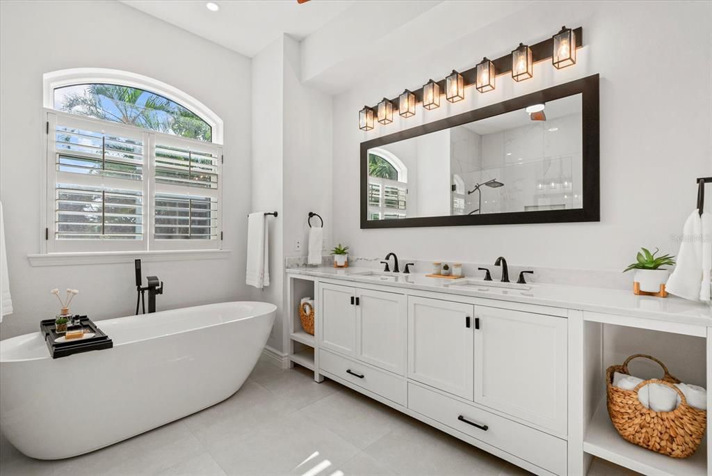 For Rent: $10,500 (4 beds, 3 baths, 5012 Square Feet)