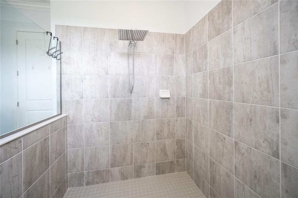 For Rent: $3,900 (3 beds, 3 baths, 2650 Square Feet)