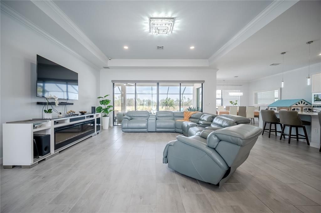 For Rent: $3,900 (3 beds, 3 baths, 2650 Square Feet)