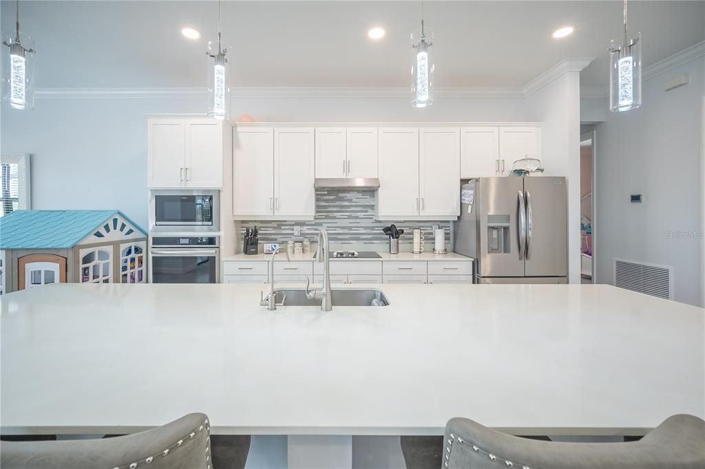 For Rent: $3,900 (3 beds, 3 baths, 2650 Square Feet)