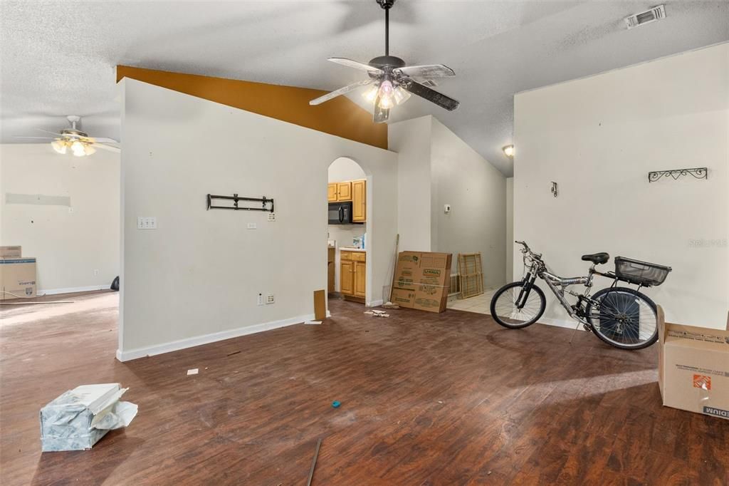 En Venta: $175,000 (3 camas, 2 baños, 1284 Pies cuadrados)