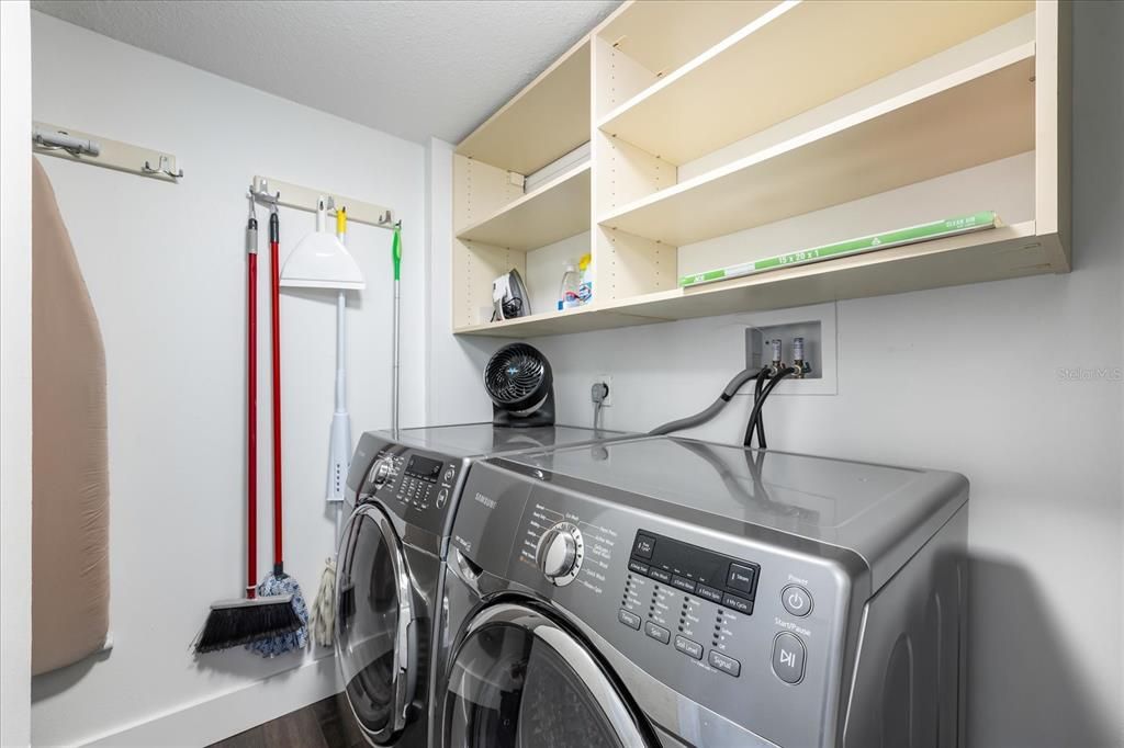 Под контрактом: $730,000 (2 спален, 2 ванн, 1530 Квадратных фут)