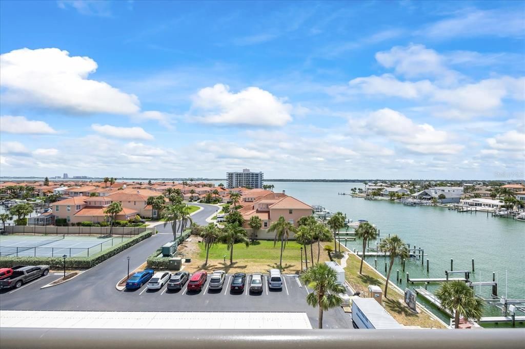 Под контрактом: $730,000 (2 спален, 2 ванн, 1530 Квадратных фут)