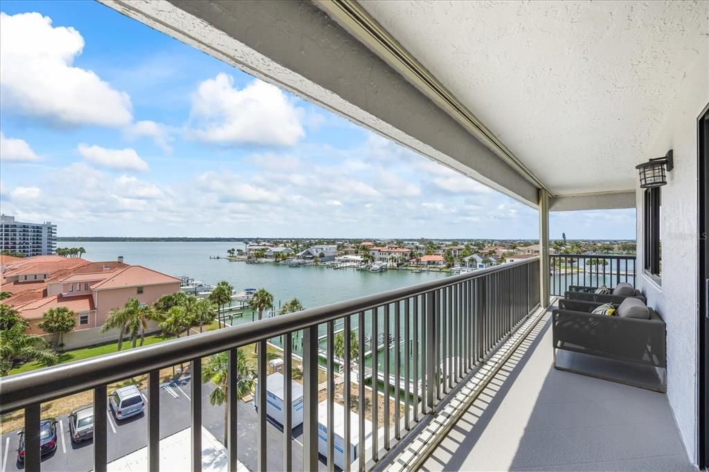 Под контрактом: $730,000 (2 спален, 2 ванн, 1530 Квадратных фут)