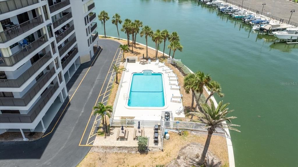 Под контрактом: $730,000 (2 спален, 2 ванн, 1530 Квадратных фут)