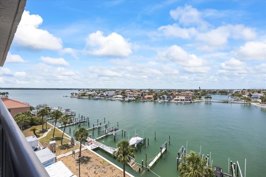 Под контрактом: $730,000 (2 спален, 2 ванн, 1530 Квадратных фут)