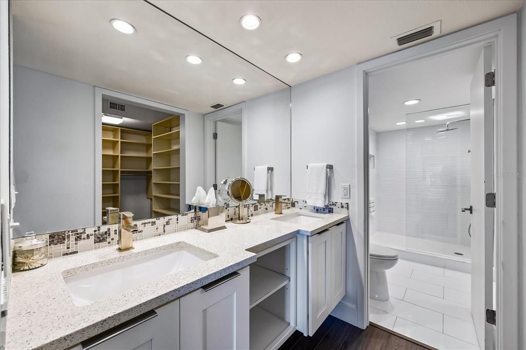 Под контрактом: $730,000 (2 спален, 2 ванн, 1530 Квадратных фут)