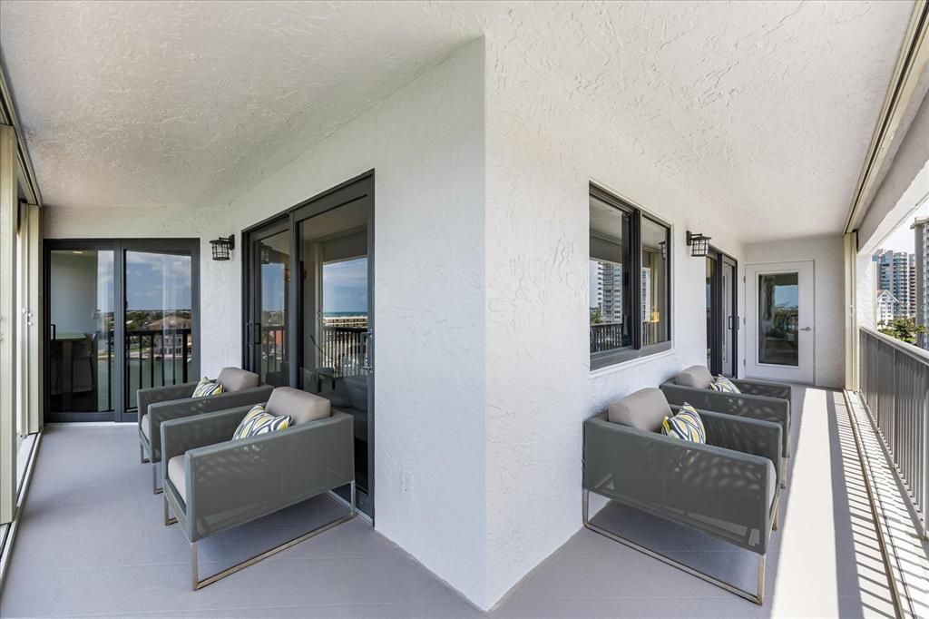 Под контрактом: $730,000 (2 спален, 2 ванн, 1530 Квадратных фут)