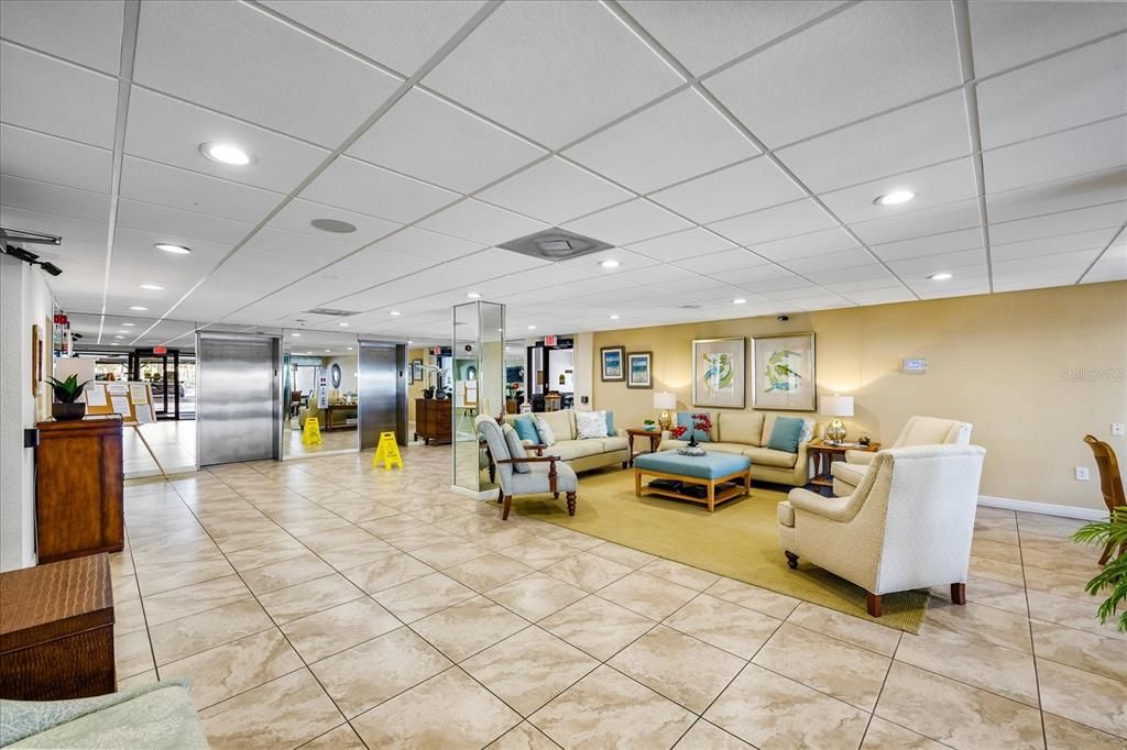 Под контрактом: $730,000 (2 спален, 2 ванн, 1530 Квадратных фут)