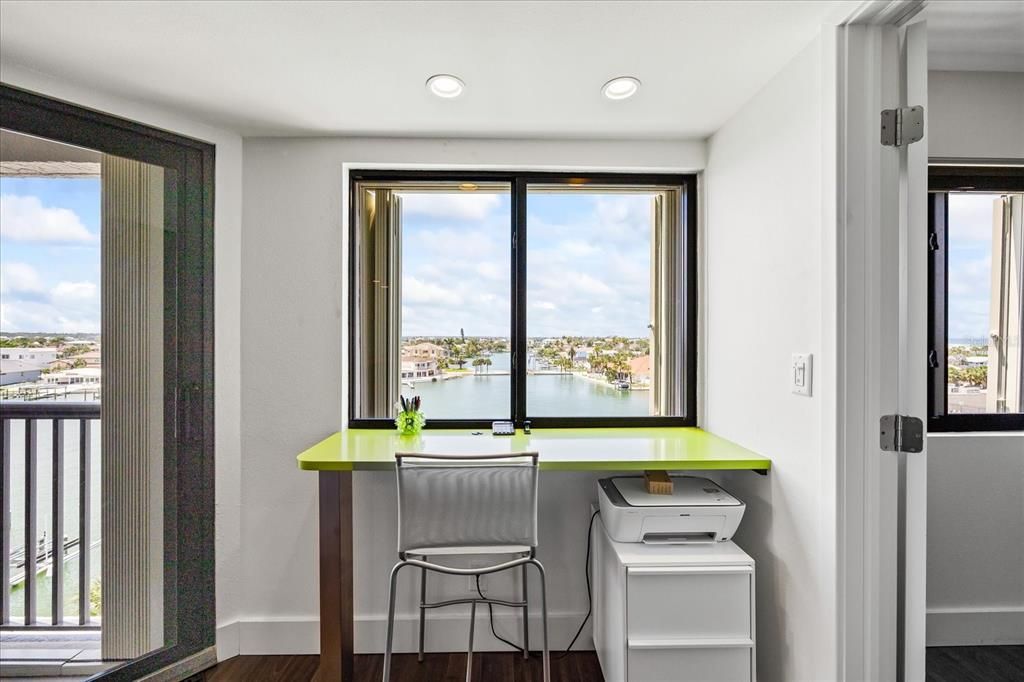 Под контрактом: $730,000 (2 спален, 2 ванн, 1530 Квадратных фут)