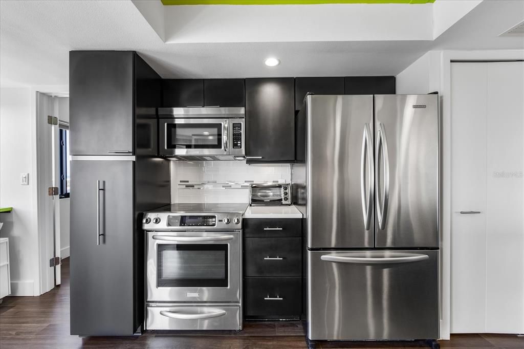 Под контрактом: $730,000 (2 спален, 2 ванн, 1530 Квадратных фут)