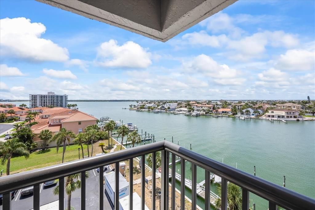 Под контрактом: $730,000 (2 спален, 2 ванн, 1530 Квадратных фут)