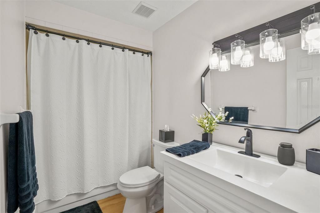 На продажу: $350,000 (3 спален, 2 ванн, 1426 Квадратных фут)