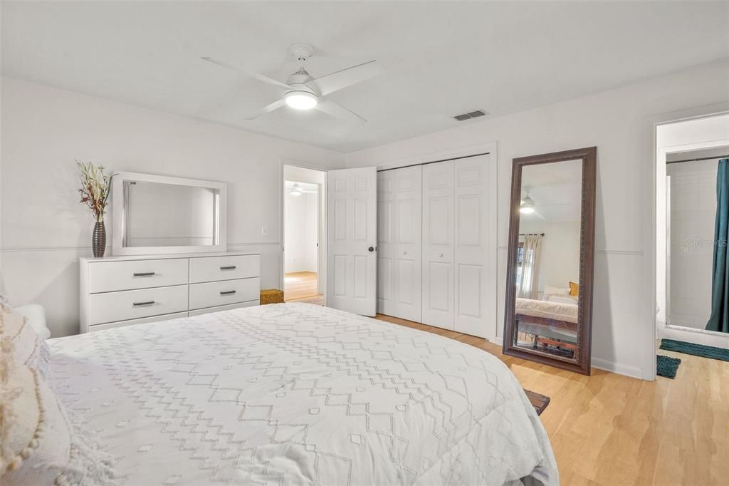 На продажу: $350,000 (3 спален, 2 ванн, 1426 Квадратных фут)