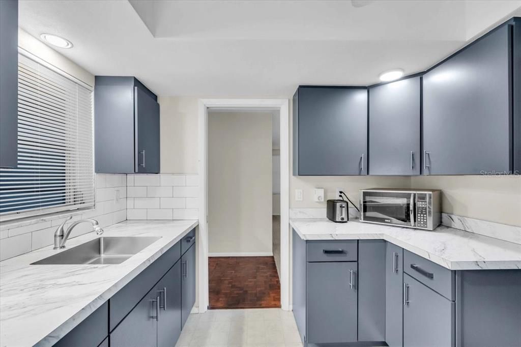 Под контрактом: $215,000 (2 спален, 2 ванн, 1323 Квадратных фут)