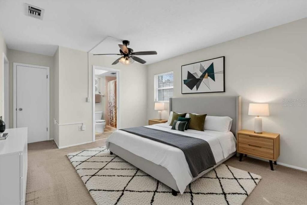 Под контрактом: $215,000 (2 спален, 2 ванн, 1323 Квадратных фут)