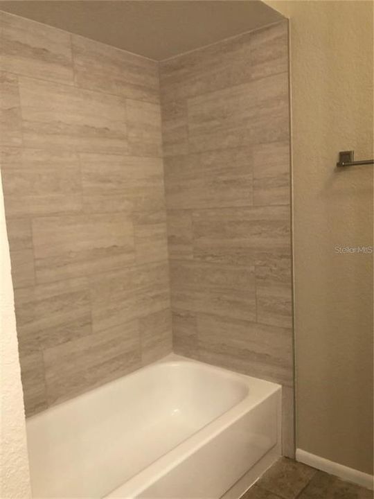 На продажу: $294,900 (2 спален, 2 ванн, 1324 Квадратных фут)