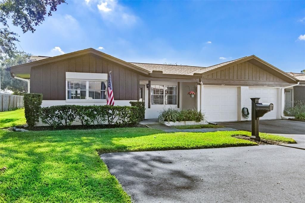 На продажу: $294,900 (2 спален, 2 ванн, 1324 Квадратных фут)