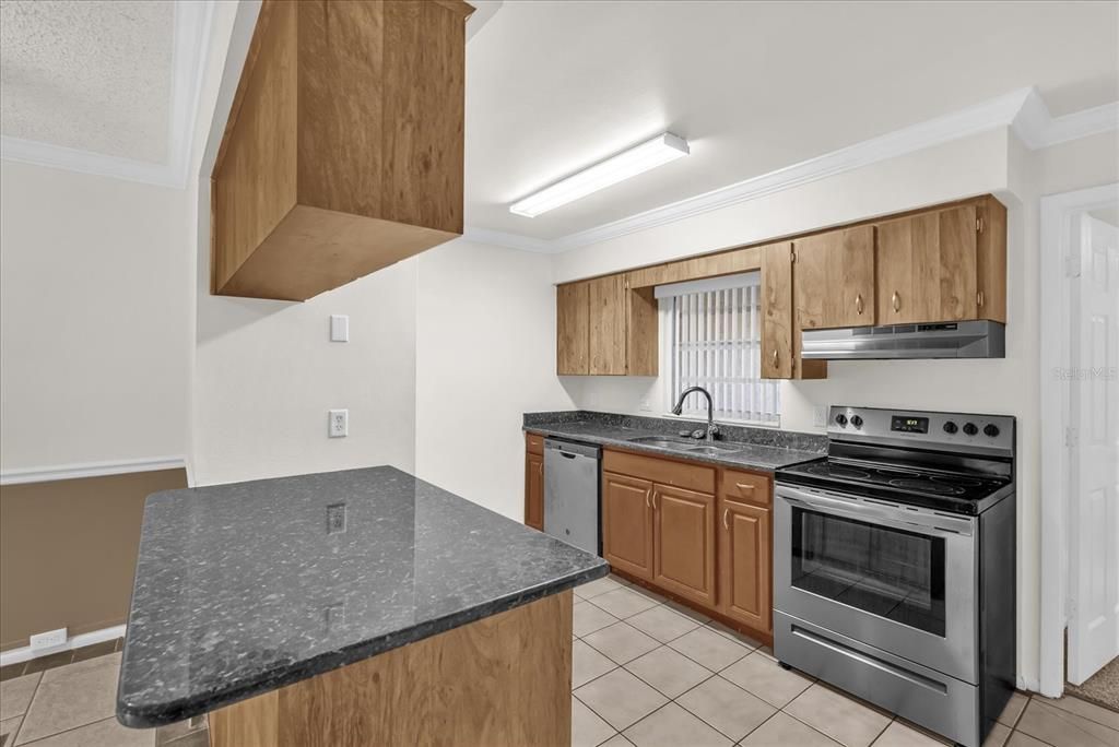 出租: $1,800 (3 贝兹, 2 浴室, 1106 平方英尺)