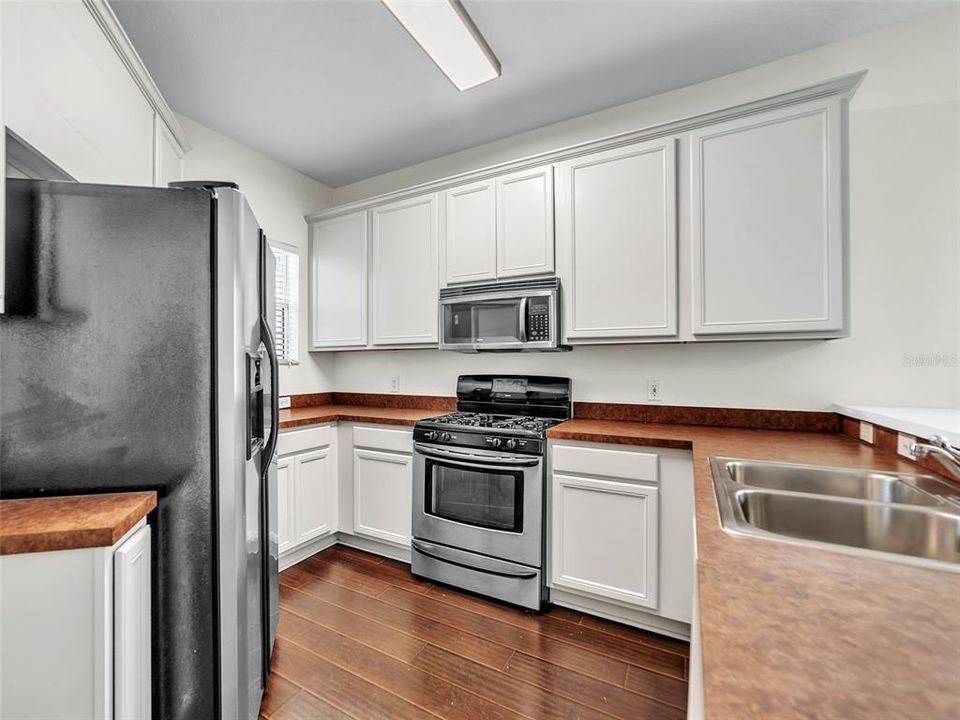 En Venta: $275,000 (2 camas, 2 baños, 1328 Pies cuadrados)