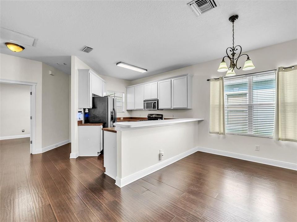 En Venta: $275,000 (2 camas, 2 baños, 1328 Pies cuadrados)