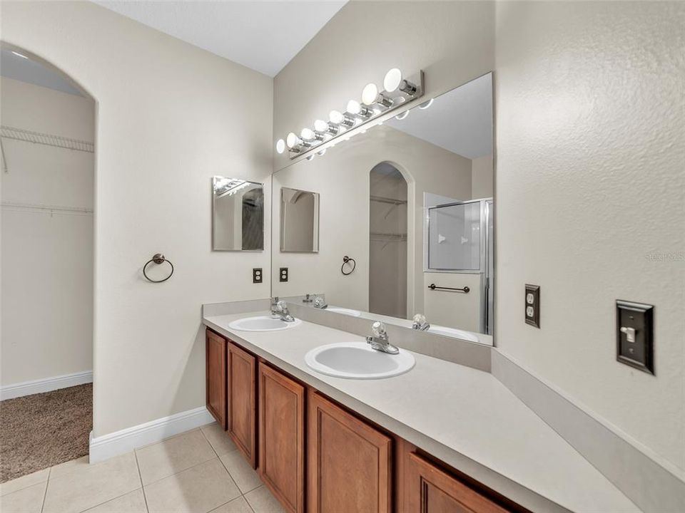 En Venta: $275,000 (2 camas, 2 baños, 1328 Pies cuadrados)