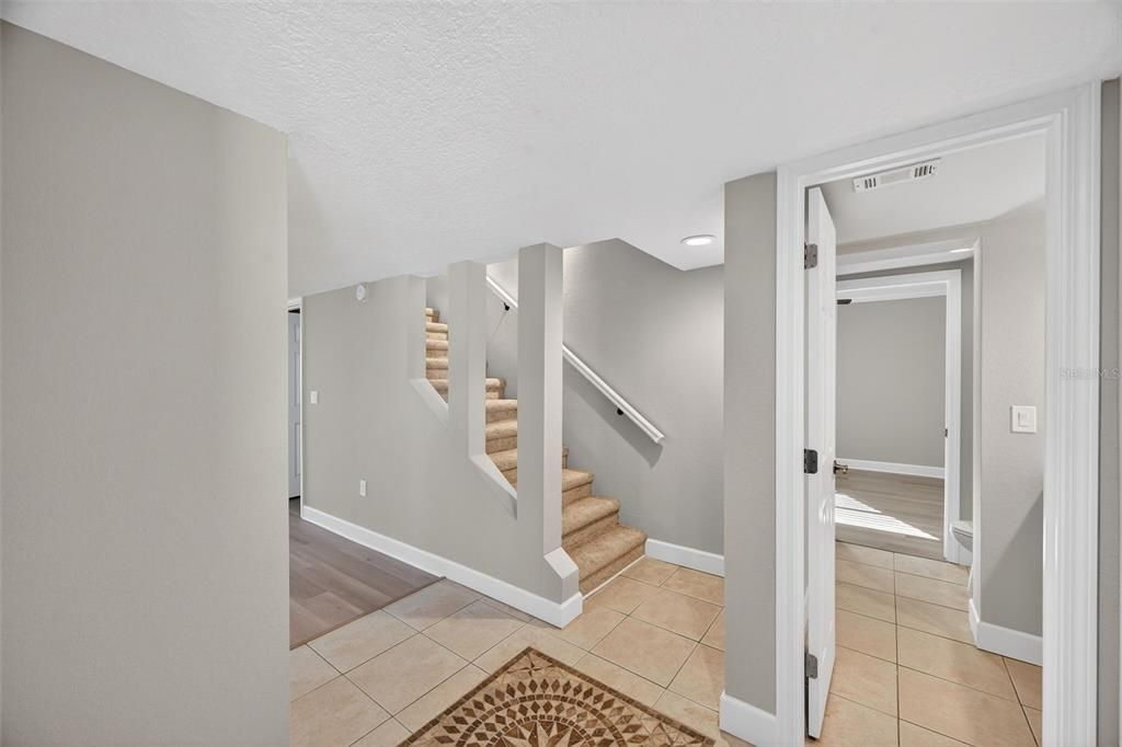 For Sale: $385,000 (3 beds, 3 baths, 1720 Square Feet)