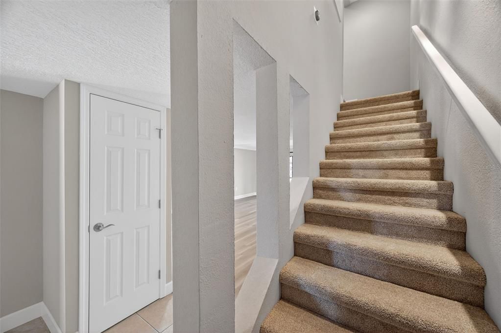 For Sale: $385,000 (3 beds, 3 baths, 1720 Square Feet)