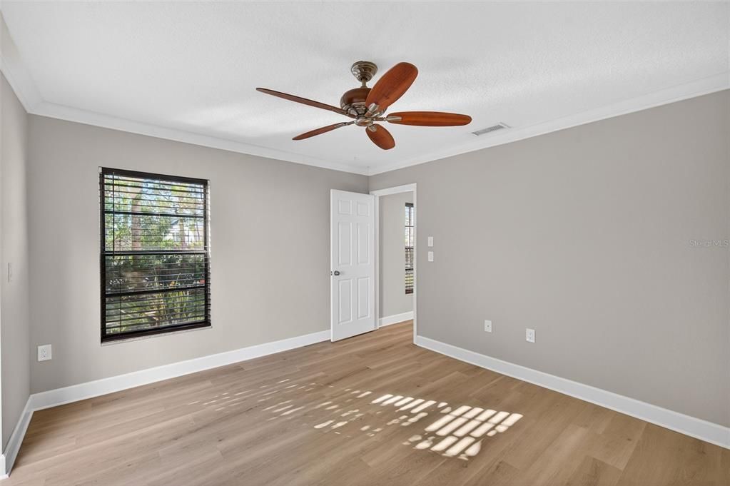 For Sale: $385,000 (3 beds, 3 baths, 1720 Square Feet)