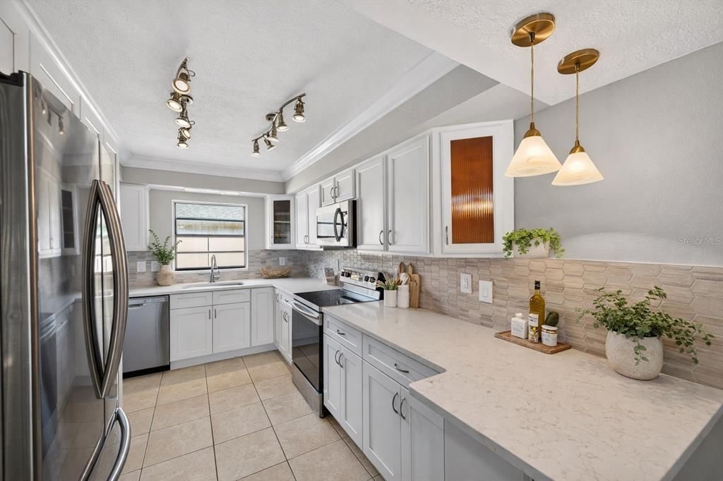 For Sale: $385,000 (3 beds, 3 baths, 1720 Square Feet)