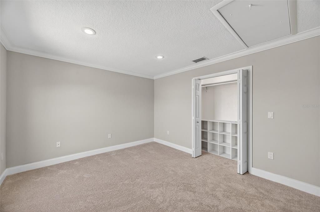 For Sale: $385,000 (3 beds, 3 baths, 1720 Square Feet)