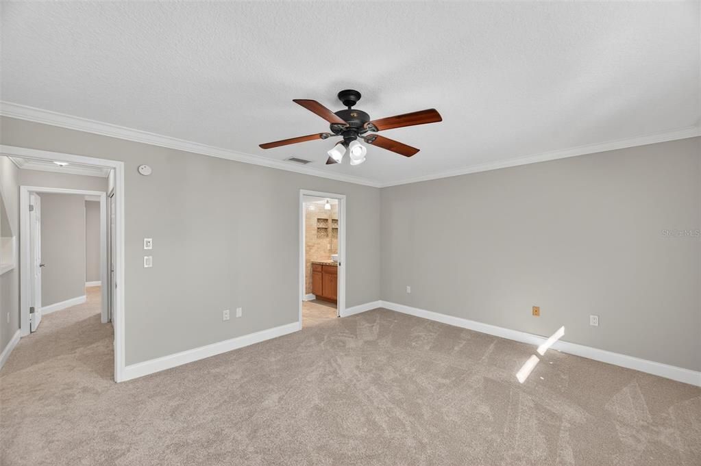 For Sale: $385,000 (3 beds, 3 baths, 1720 Square Feet)