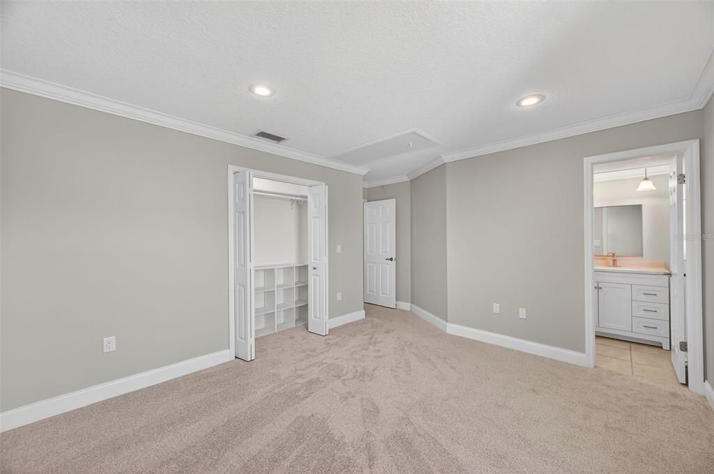 For Sale: $385,000 (3 beds, 3 baths, 1720 Square Feet)