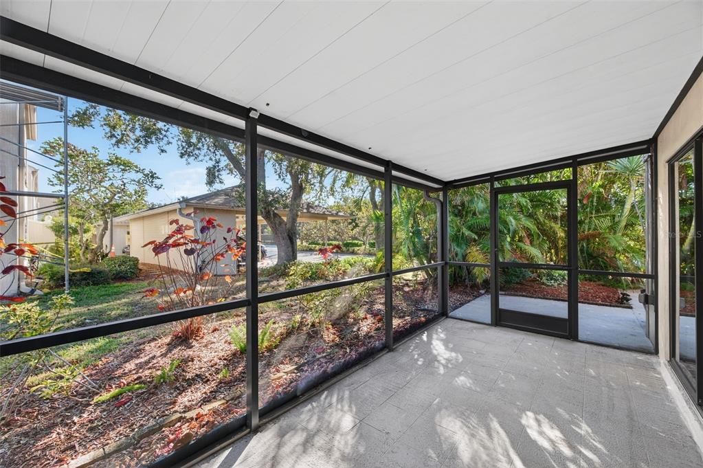 For Sale: $385,000 (3 beds, 3 baths, 1720 Square Feet)