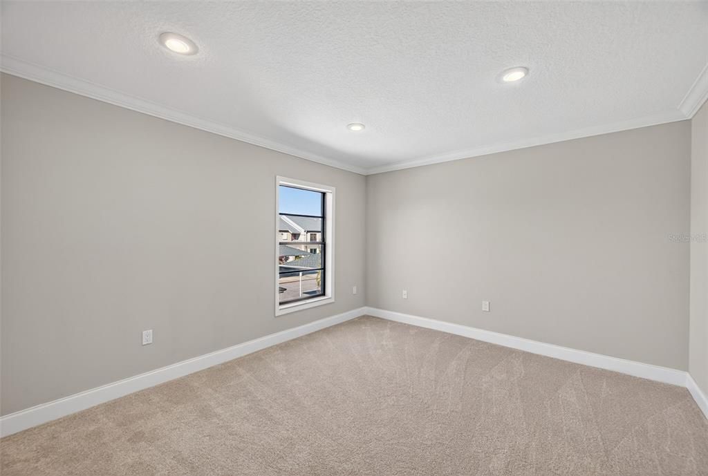 For Sale: $385,000 (3 beds, 3 baths, 1720 Square Feet)