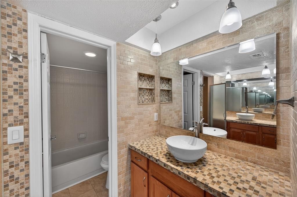 For Sale: $385,000 (3 beds, 3 baths, 1720 Square Feet)