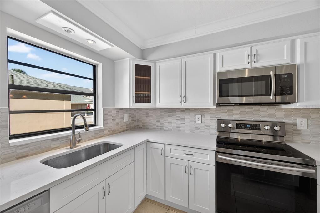 For Sale: $385,000 (3 beds, 3 baths, 1720 Square Feet)