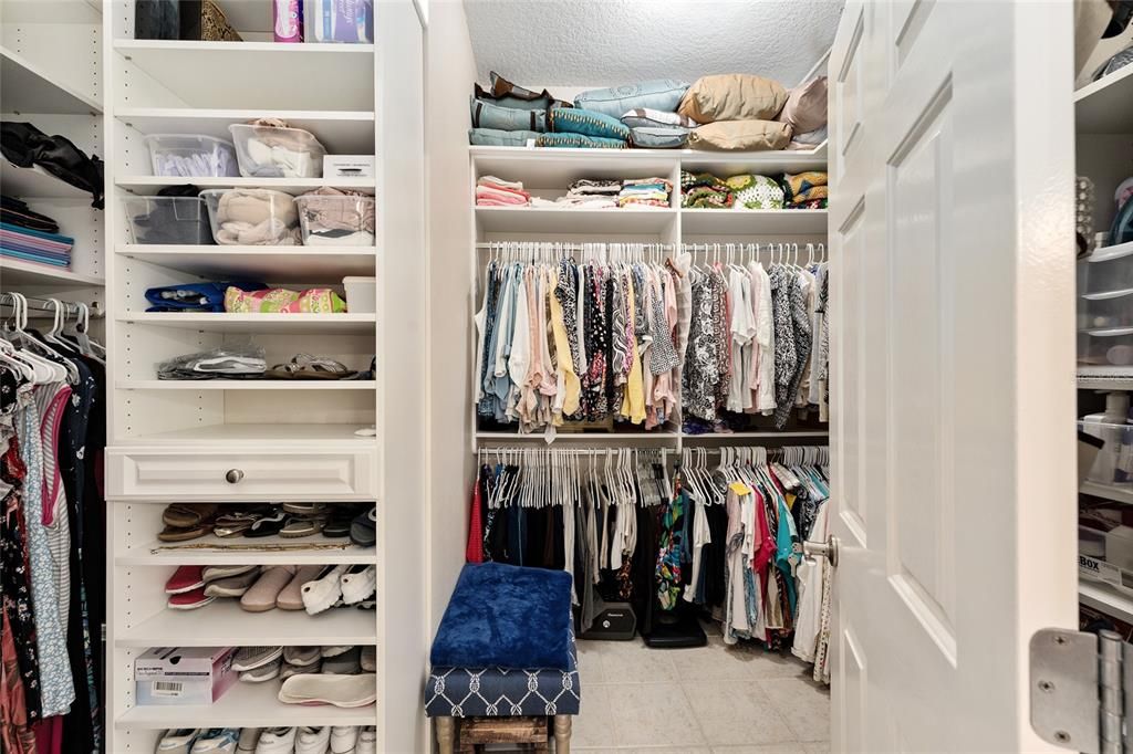 En Venta: $599,000 (3 camas, 2 baños, 2300 Pies cuadrados)