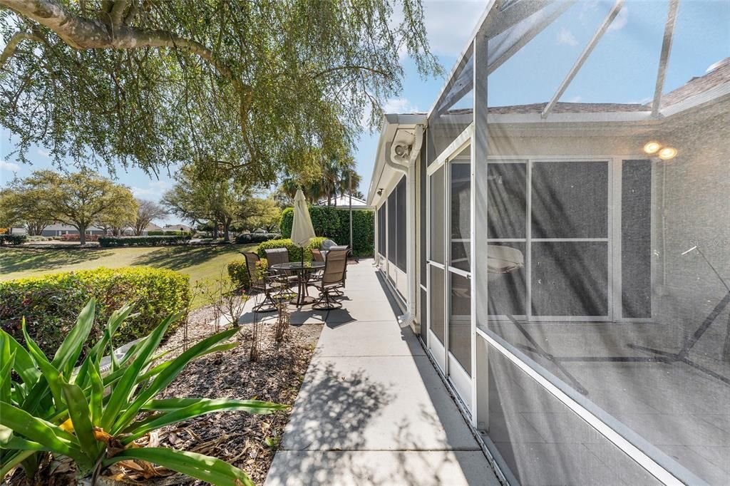 En Venta: $599,000 (3 camas, 2 baños, 2300 Pies cuadrados)