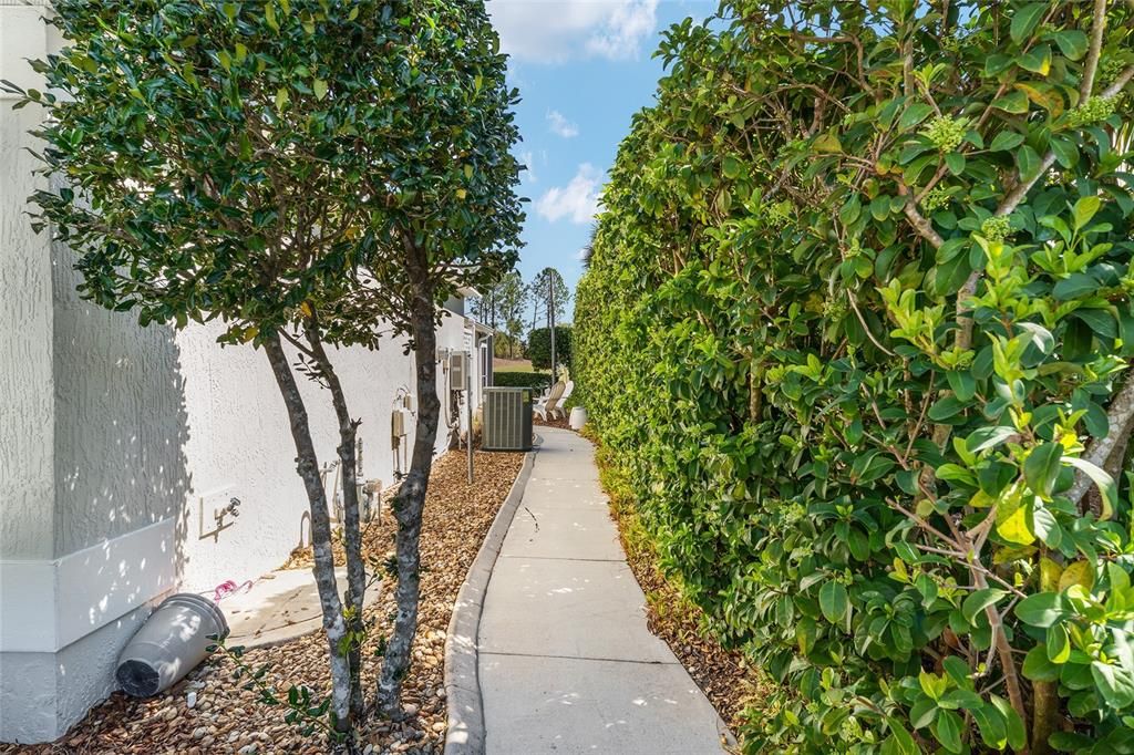 En Venta: $599,000 (3 camas, 2 baños, 2300 Pies cuadrados)