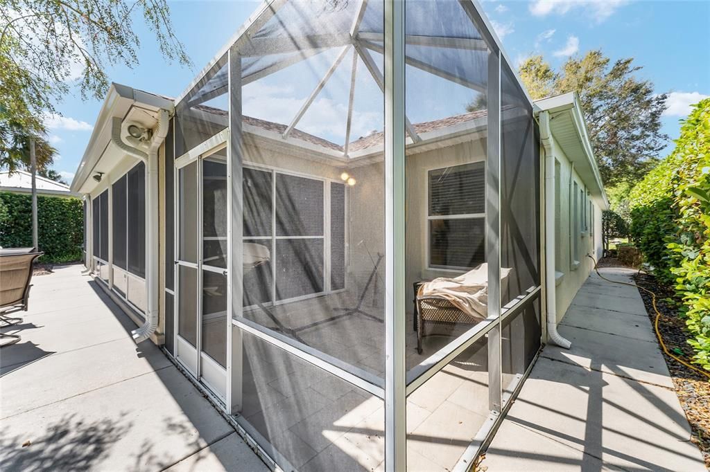 En Venta: $599,000 (3 camas, 2 baños, 2300 Pies cuadrados)