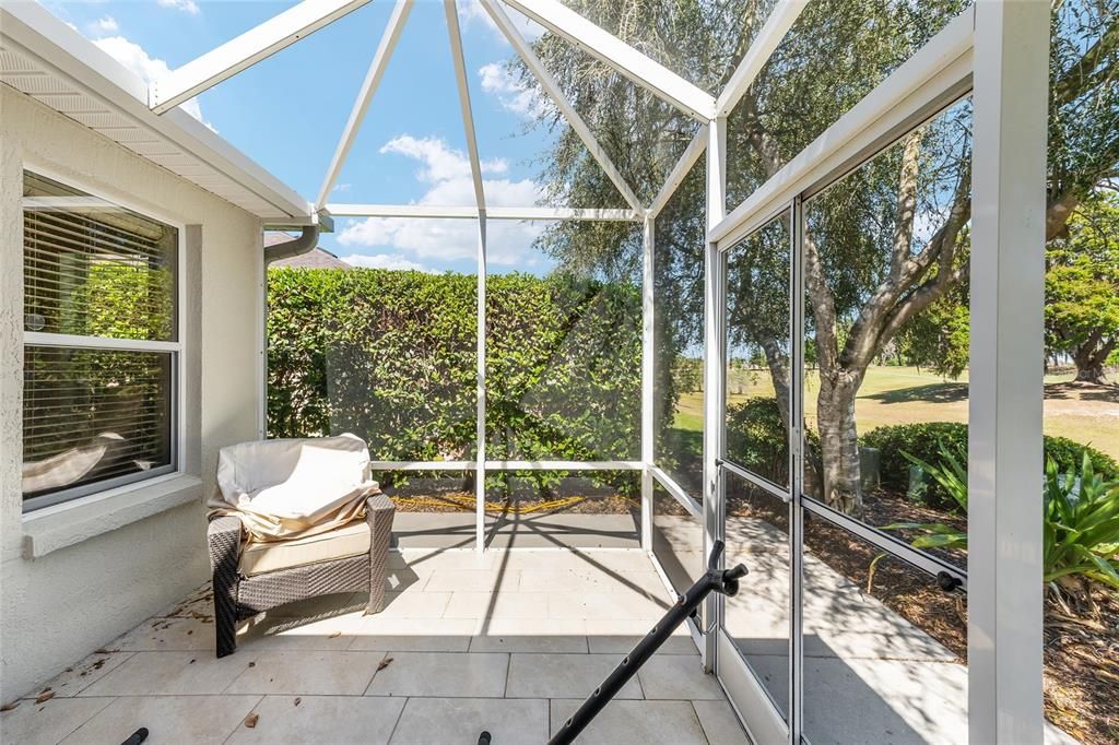 En Venta: $599,000 (3 camas, 2 baños, 2300 Pies cuadrados)